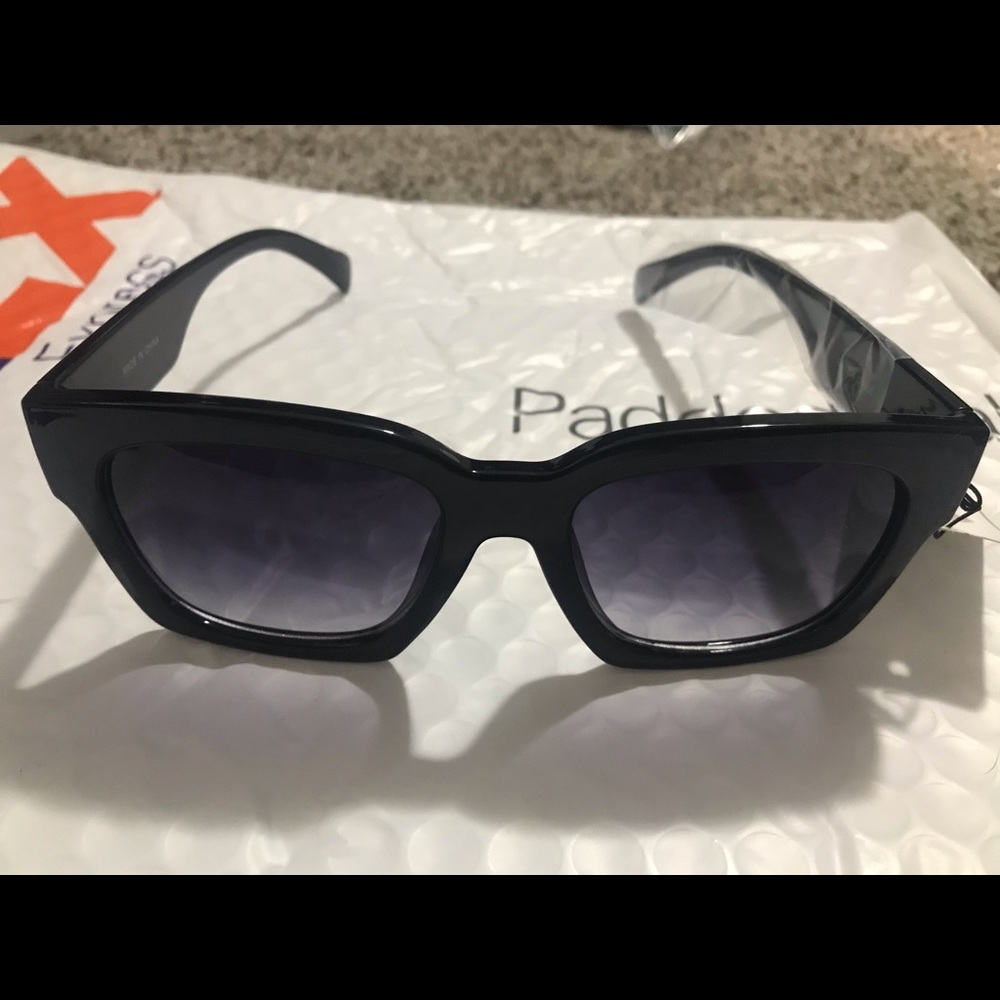 Black EYEWEAR Shades